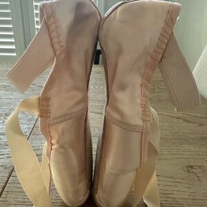 Ballet point shoes